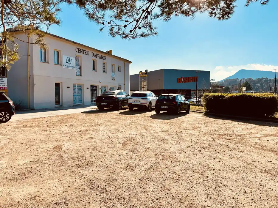 Le cabinet et son parking